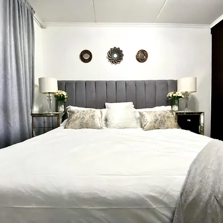 Siena Sun Luxury Suites 2 Midrand Exterior photo